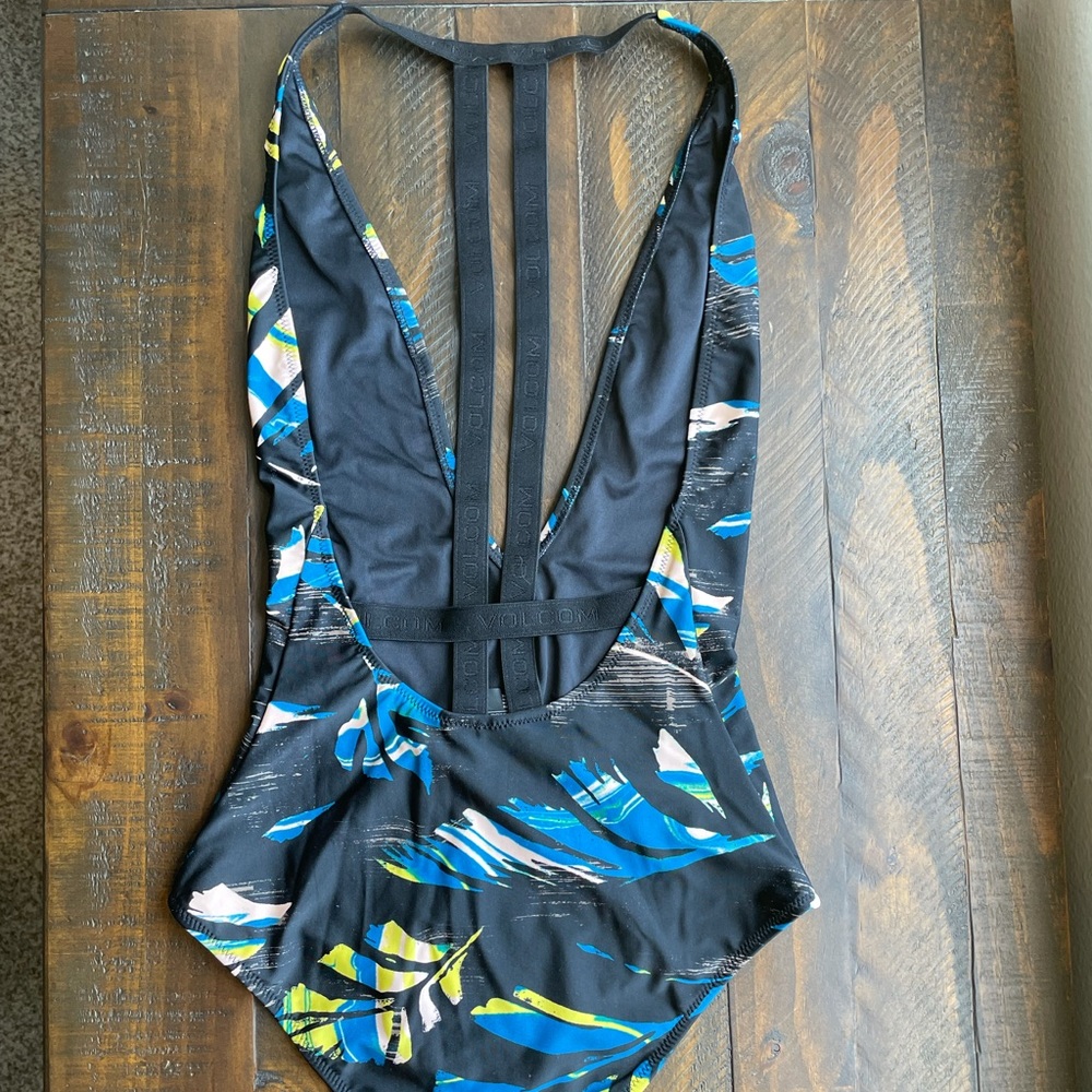 Volcom Brand New w/ Tags One Piece Swim - Picture 4 of 7